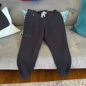 Figs technical collection small petite black scrub pants